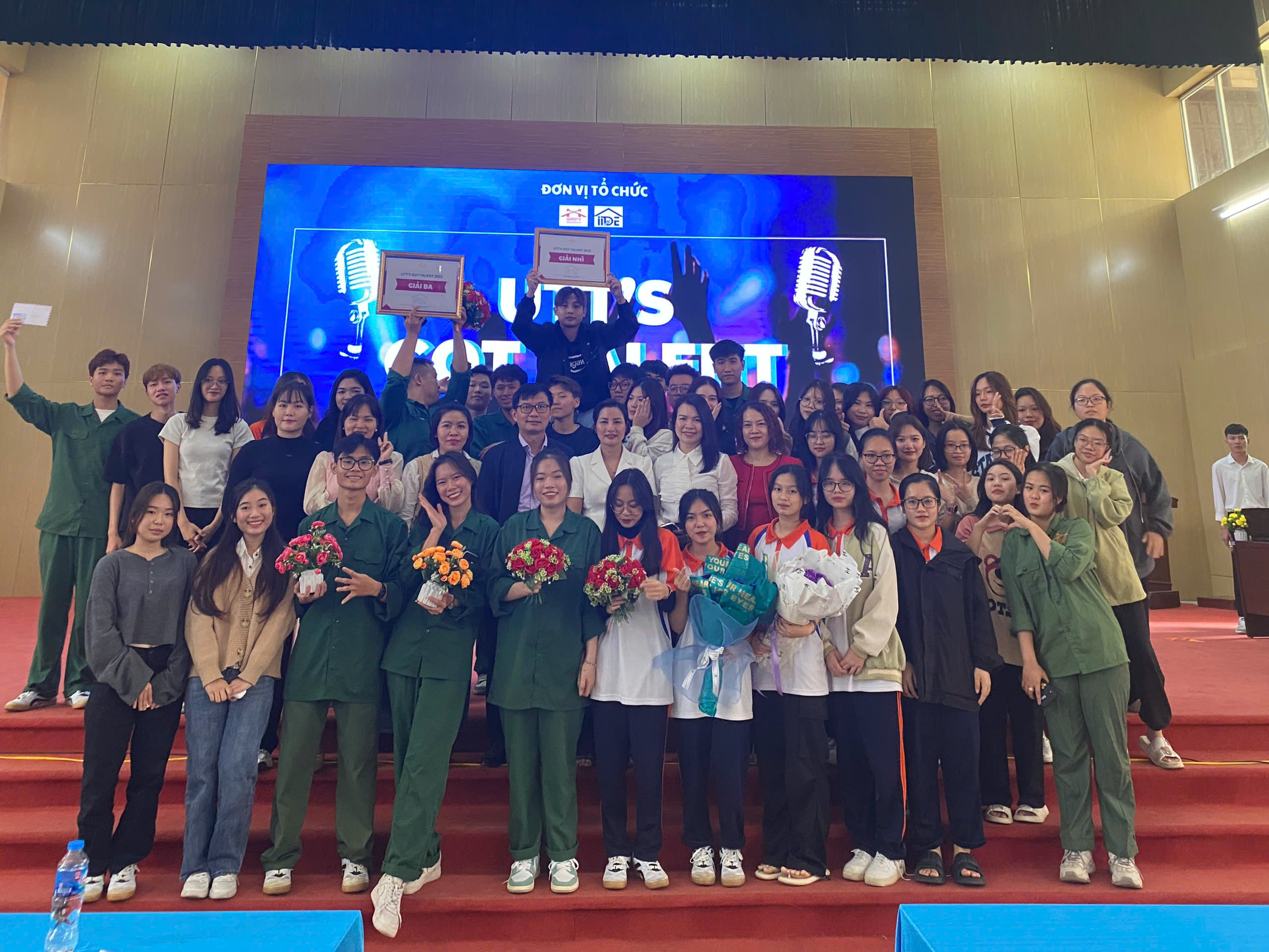 z6225863770565_49e2bb147d706628742e61c24b366a1e